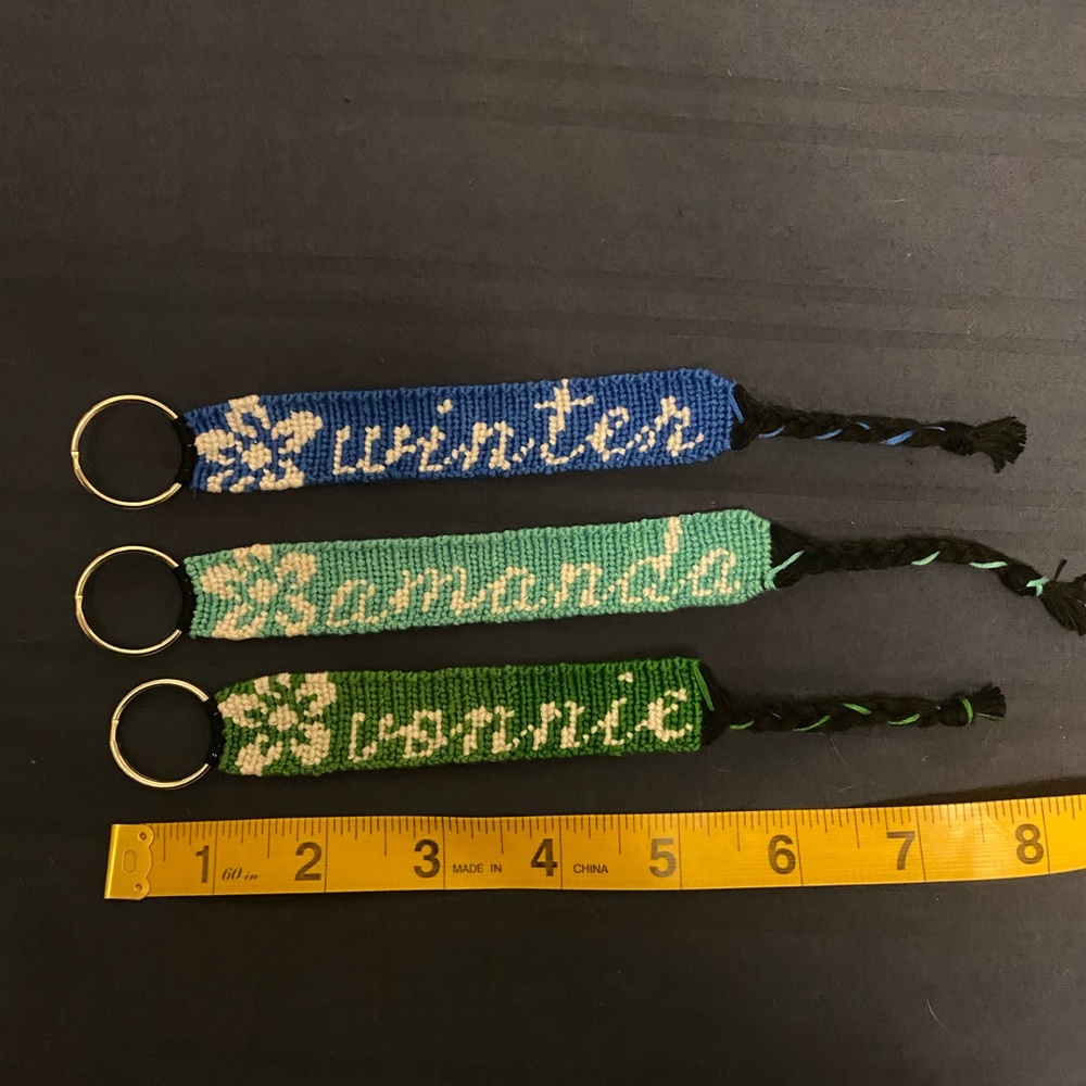 Personalized Keychain with Icon and Script - Picture 2 of 7
